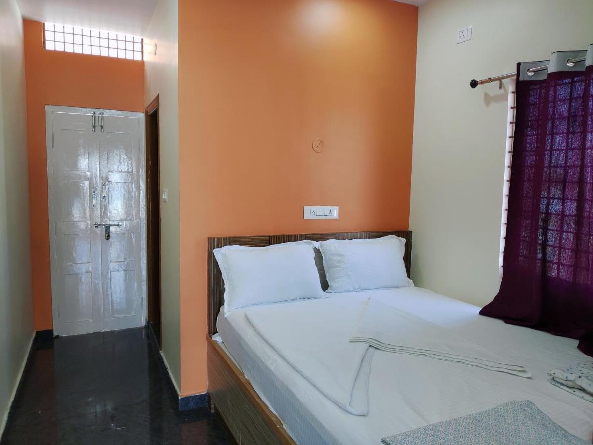 Vijayanagara Home Stay Hampi Extérieur photo